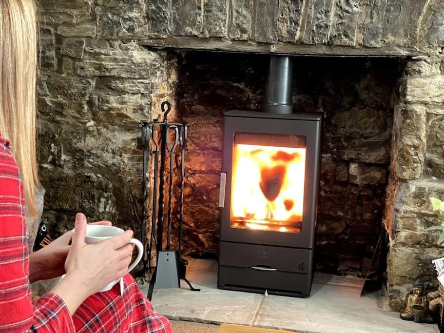 The Cwtch, Log Fire, Sleeps 6, Nr Zip World, Brecon And Bike Park Wales Villa Aberdare Eksteriør billede