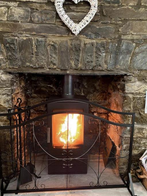 The Cwtch, Log Fire, Sleeps 6, Nr Zip World, Brecon And Bike Park Wales Villa Aberdare Eksteriør billede
