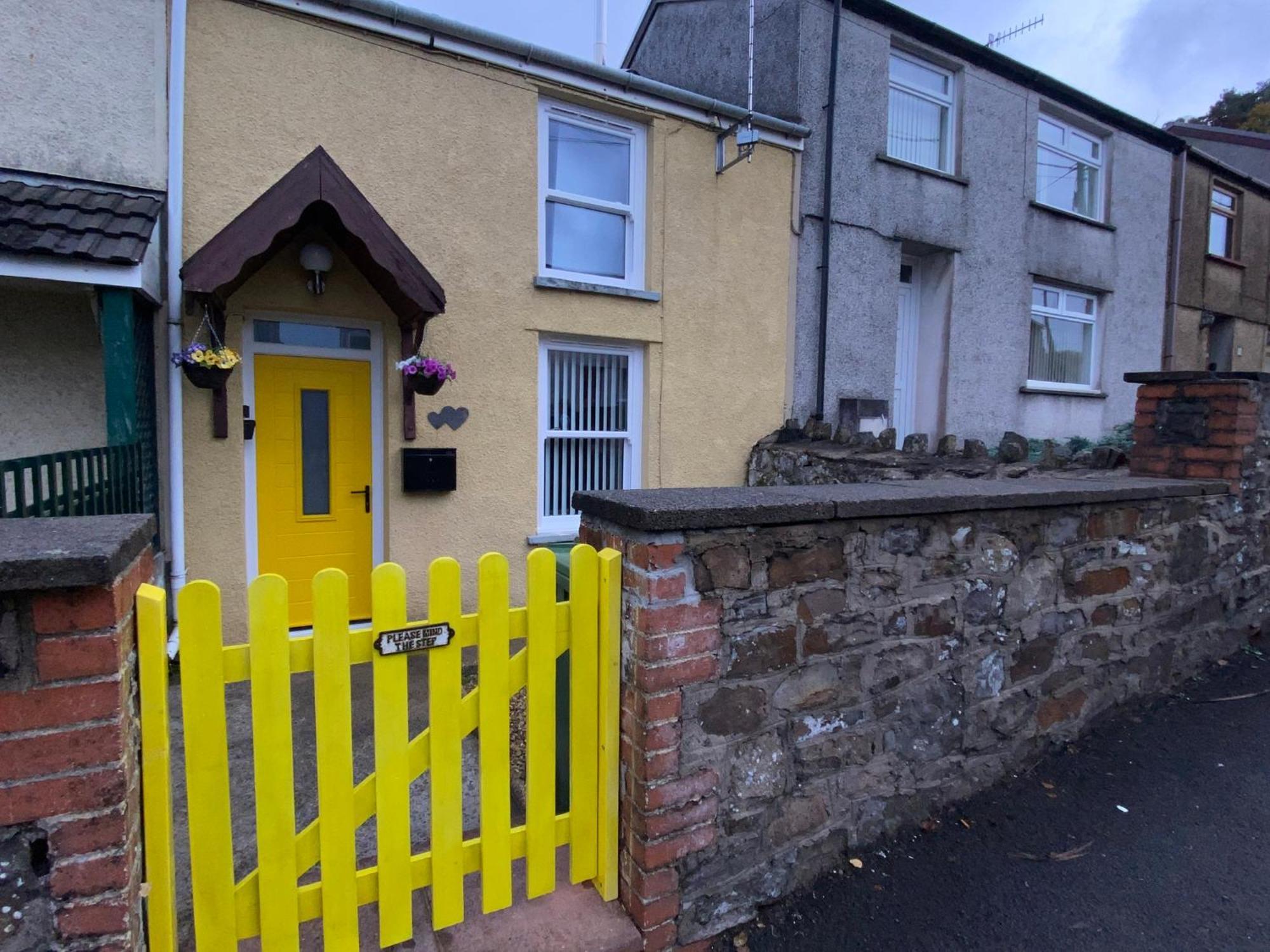 The Cwtch, Log Fire, Sleeps 6, Nr Zip World, Brecon And Bike Park Wales Villa Aberdare Eksteriør billede